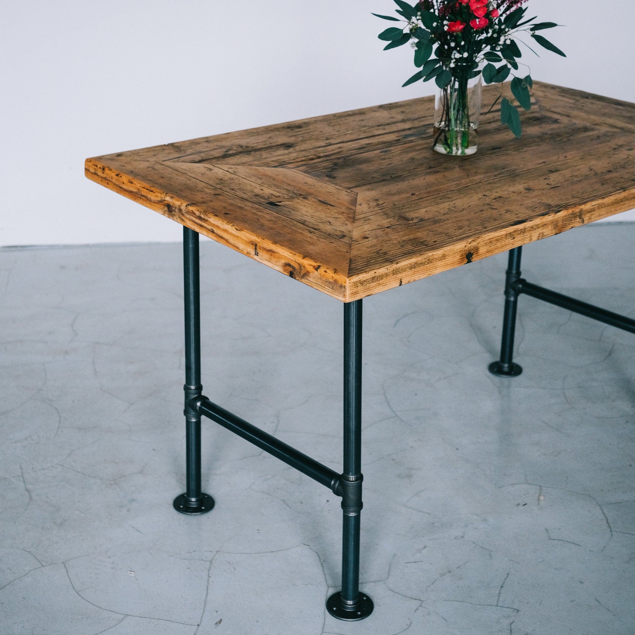 2 Set table frame pipe