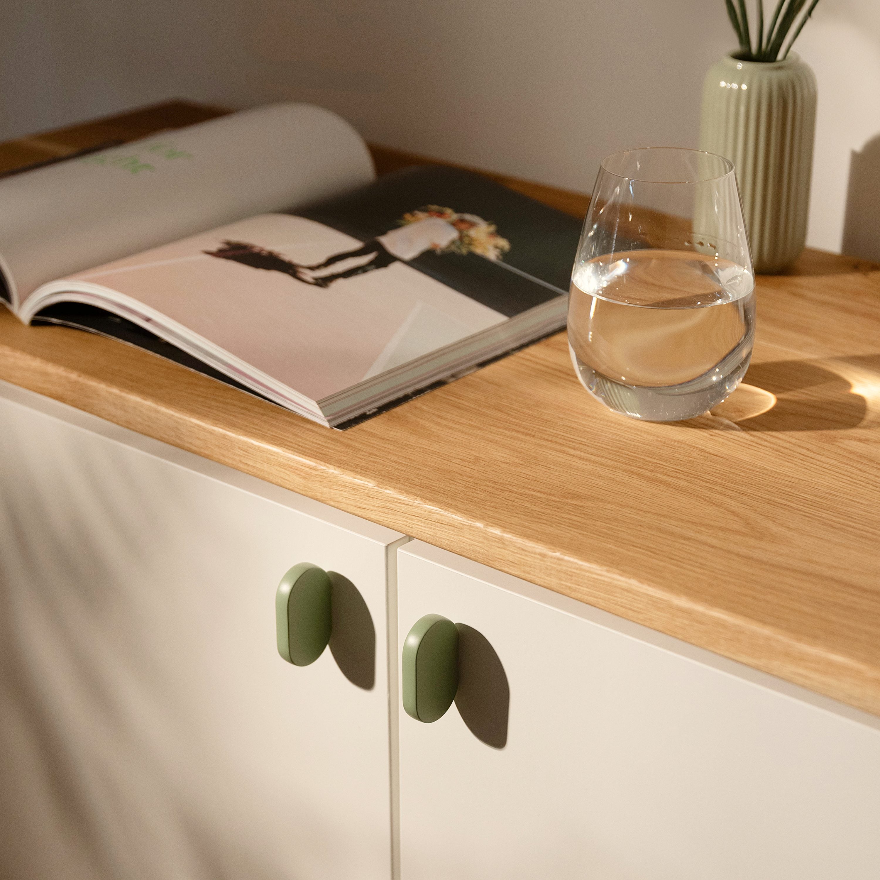 Furniture handle OVAL