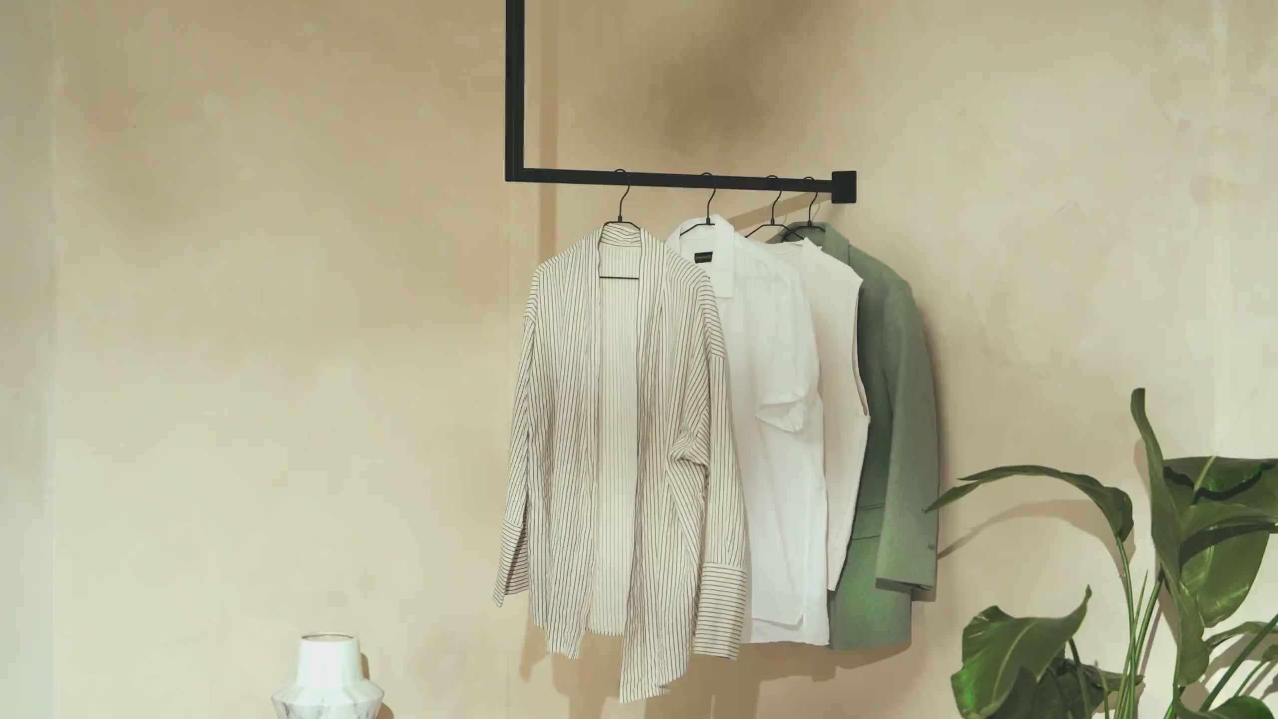 Cargar video: Ropa ÜBERECK Techo
