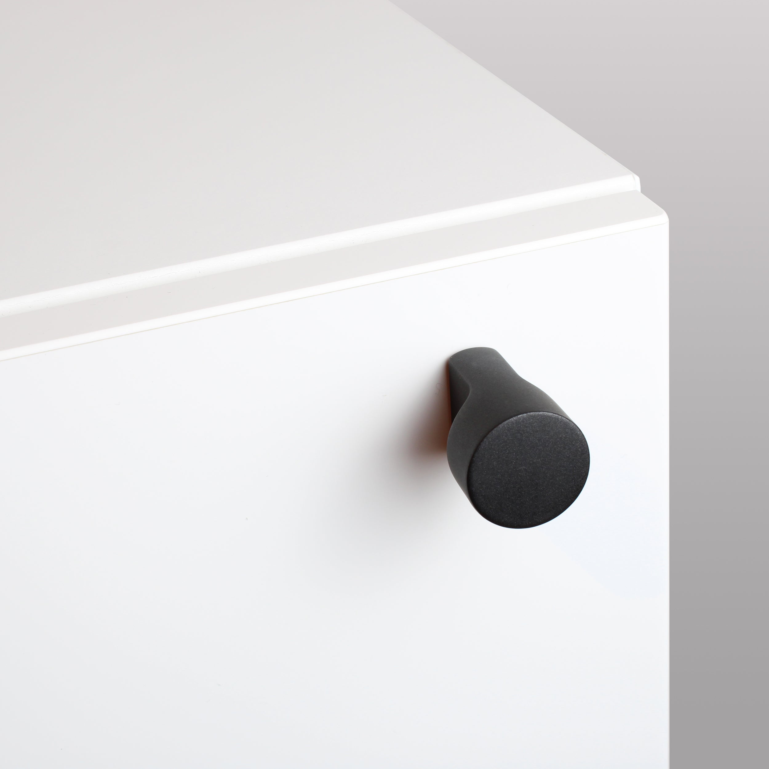 Furniture handle KNOPF